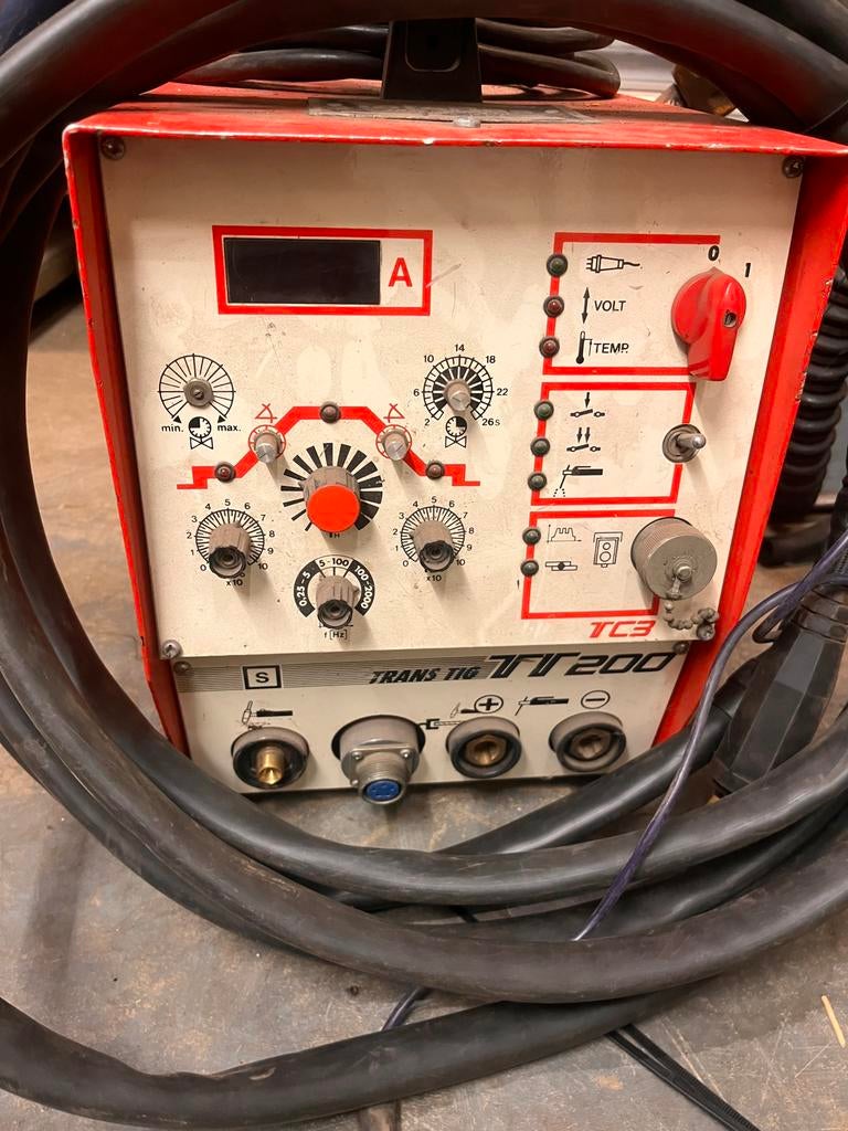 Fronius tig lasapparaat met nieuwe toorts, Doe-het-zelf en Verbouw, Ophalen of Verzenden, Zo goed als nieuw, 150 tot 250 ampère