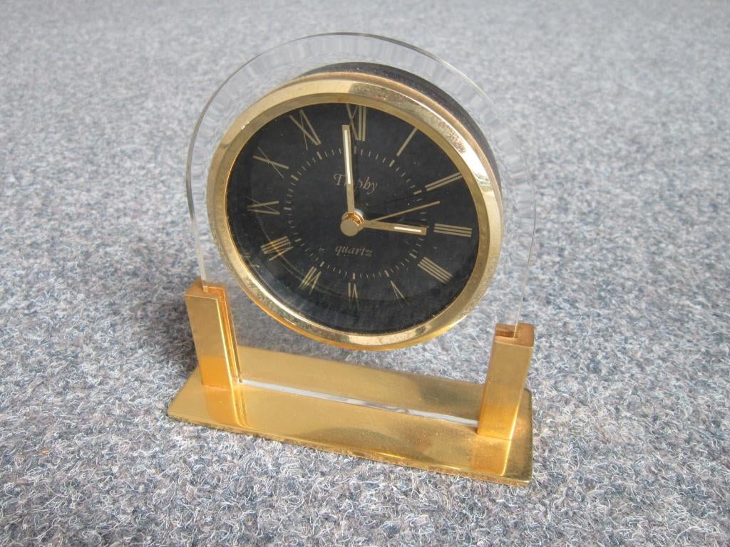 TROPHY TAFELKLOK, Huis en Inrichting, Ophalen, Zo goed als nieuw, Analoog, Wekker of Tafelklok