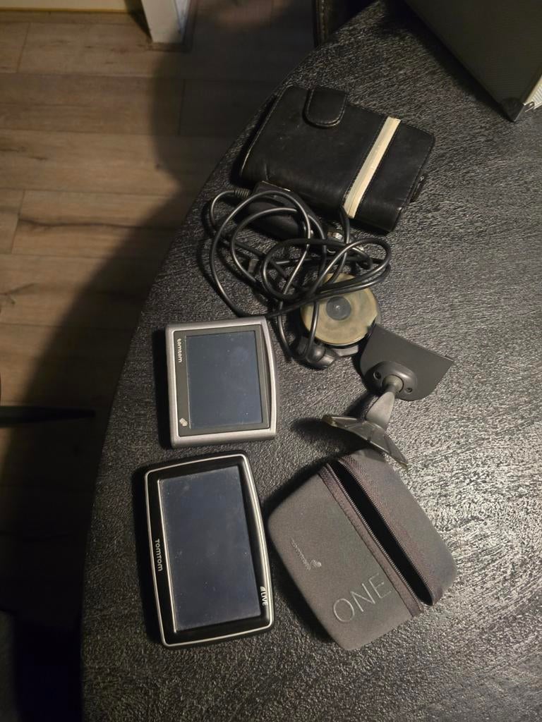 2x TomTom Navigatiesysteem, Ophalen of Verzenden, Gebruikt