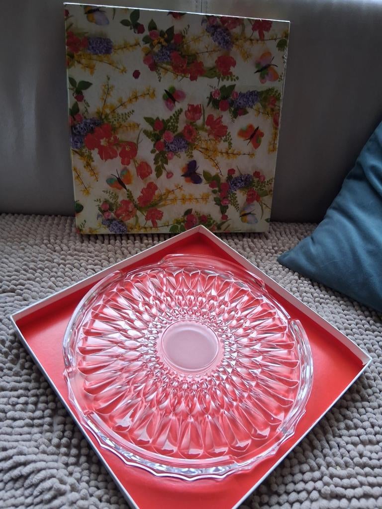 Retro Vlaaiplaat met Doos, Antiek en Kunst, Antiek | Schalen, Ophalen of Verzenden