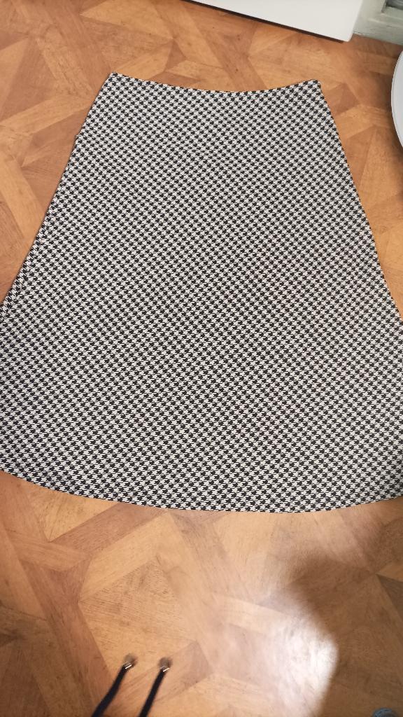 Linea Loresi tricot rok maat M/38(officieel L), Maat 38/40 (M), Overige kleuren, Ophalen of Verzenden, Onder de knie