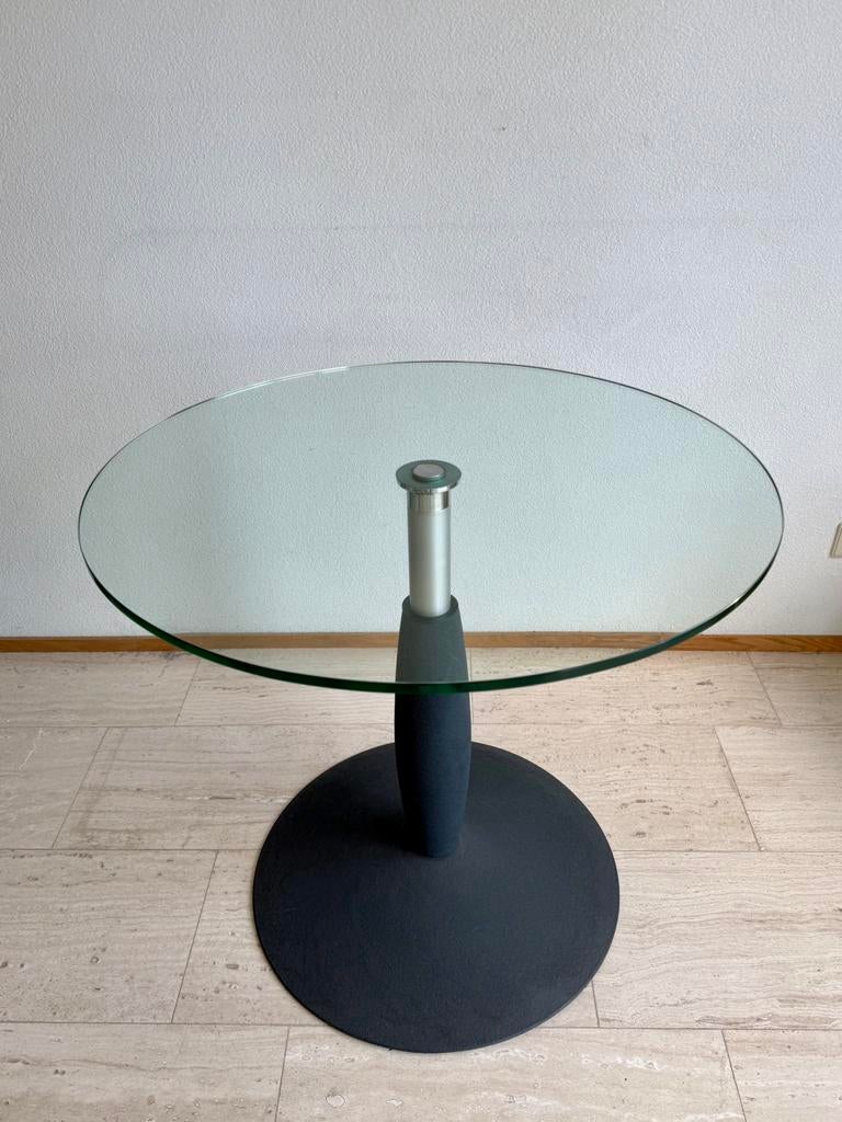 Rolf Benz design tafel met glazen blad Ø 80 cm, Huis en Inrichting, Tafels | Bijzettafels, Zo goed als nieuw, Rond, 60 cm of meer