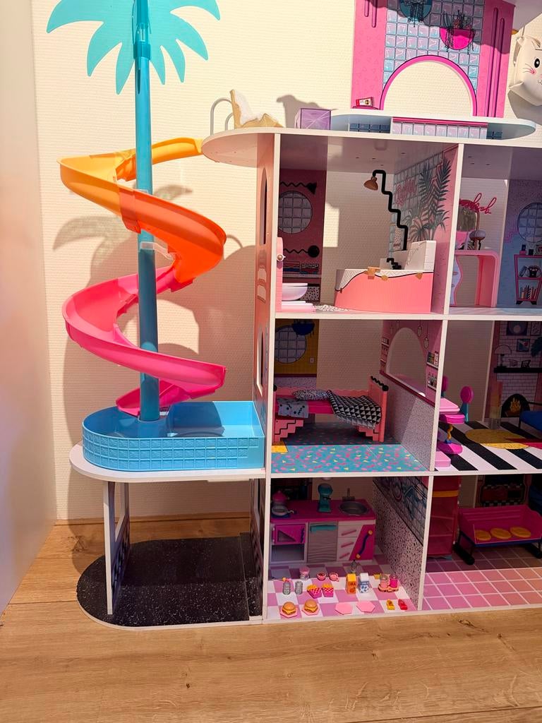 LOL Surprise! Fashion House & Camper & Auto, Kinderen en Baby's, Speelgoed | Poppenhuizen, Ophalen, Gebruikt, Poppenhuis