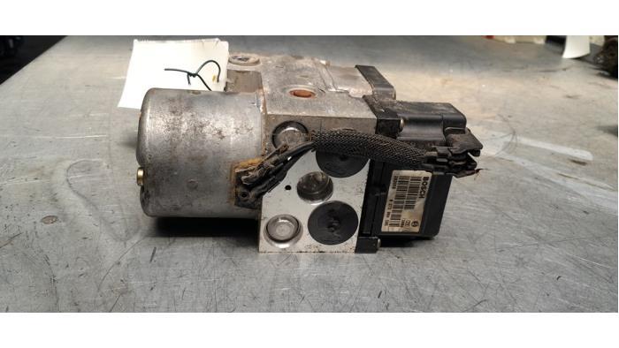 ABS Pomp van een Ssang Yong Rexton, Gebruikt, -, -, Ophalen of Verzenden