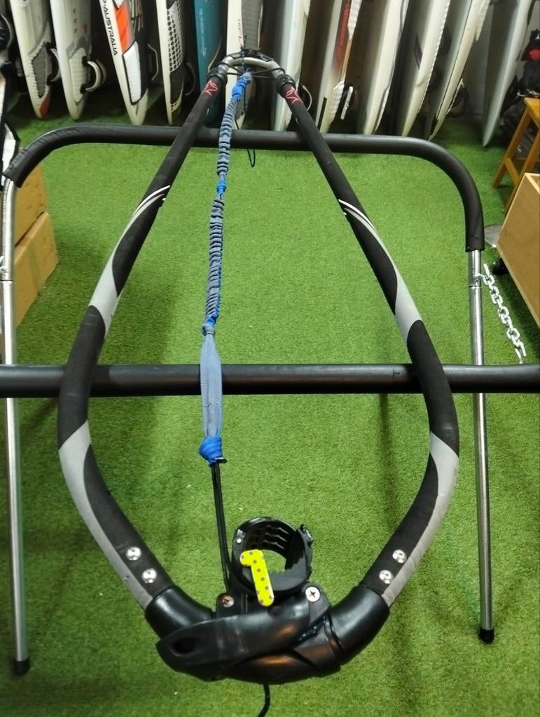 Opruiming: Diverse gebruikte gieken, verschillende lengtes, Gebruikt, Minder dan 250 cm, N.v.t., N.v.t.