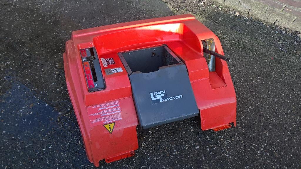 Achterkap spatborden Husqvarna Massey Ferguson Noma, Ophalen, Gebruikt, 50 cm of meer