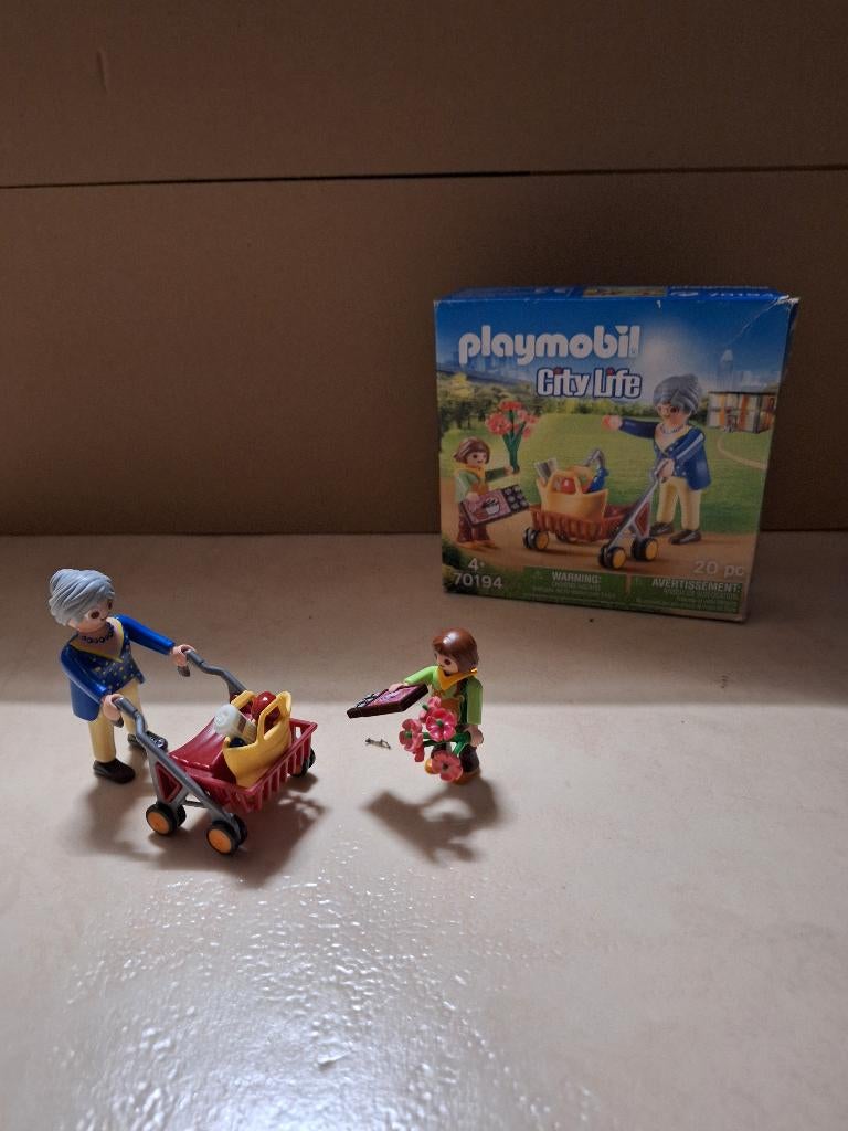 Playmobil - oma met kleinkind - 70194, Ophalen of Verzenden, Nieuw, Complete set
