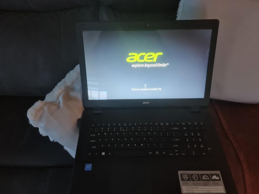 Acer Aspire ES 17 - Gebruikt, Computers en Software, Windows Laptops, Gebruikt, HDD, Qwerty, Minder dan 2 Ghz