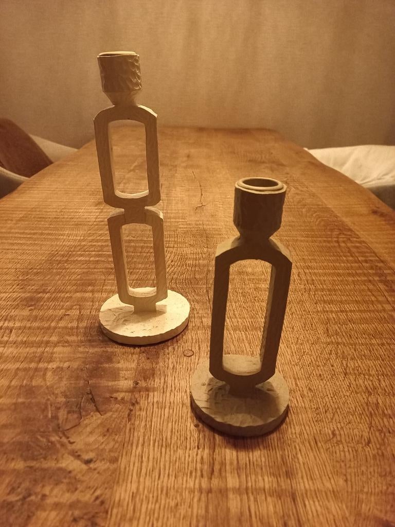 2 leuke kandelaars. Gekocht bij de Kwantum., Overige materialen, Overige kleuren, 25 tot 50 cm, Ophalen of Verzenden