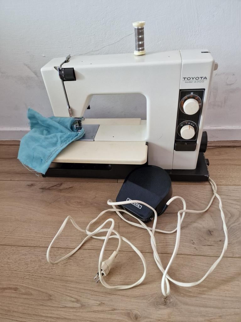 Toyota Naaimachine Model 4300, Ophalen