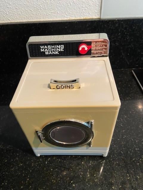Vintage Whasing machine bank battery opp Wasmachine Spaarpot, Ophalen of Verzenden, Gebruikt, Metaal of Blik, Overige thema's