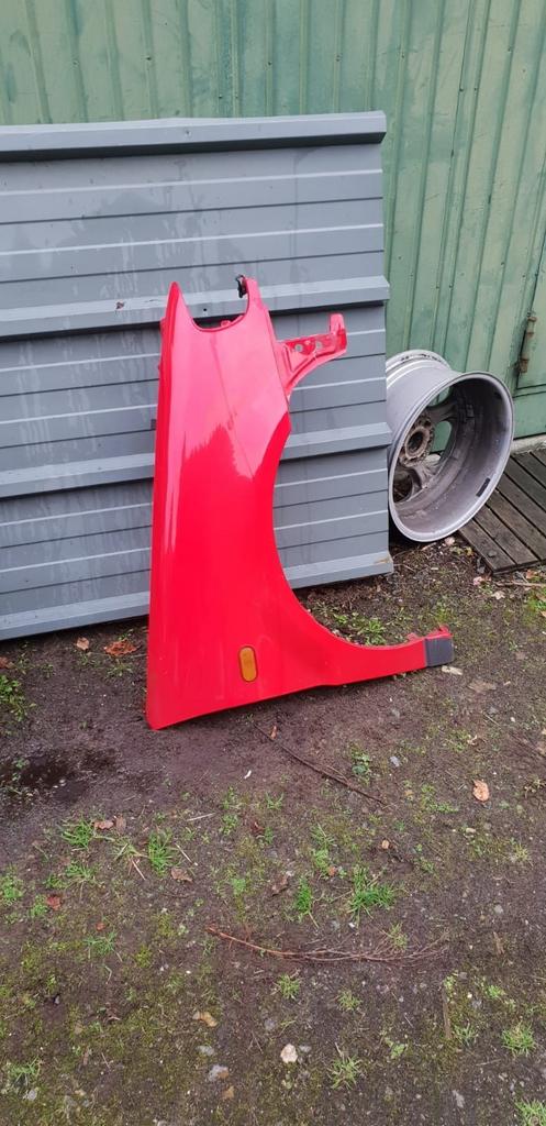 VW POLO VOORSCHERM RECHTS BJ 1997, Auto-onderdelen, Carrosserie en Plaatwerk, Ophalen of Verzenden, Gebruikt, Spatbord