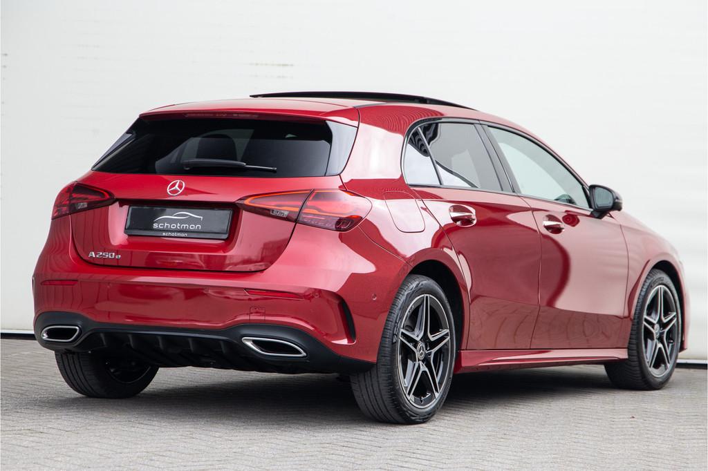 Mercedes-Benz A-Klasse 250 e AMG Premium Plus, Pano, Head-up, Gebruikt, Zwart, 4 cilinders, 218 pk