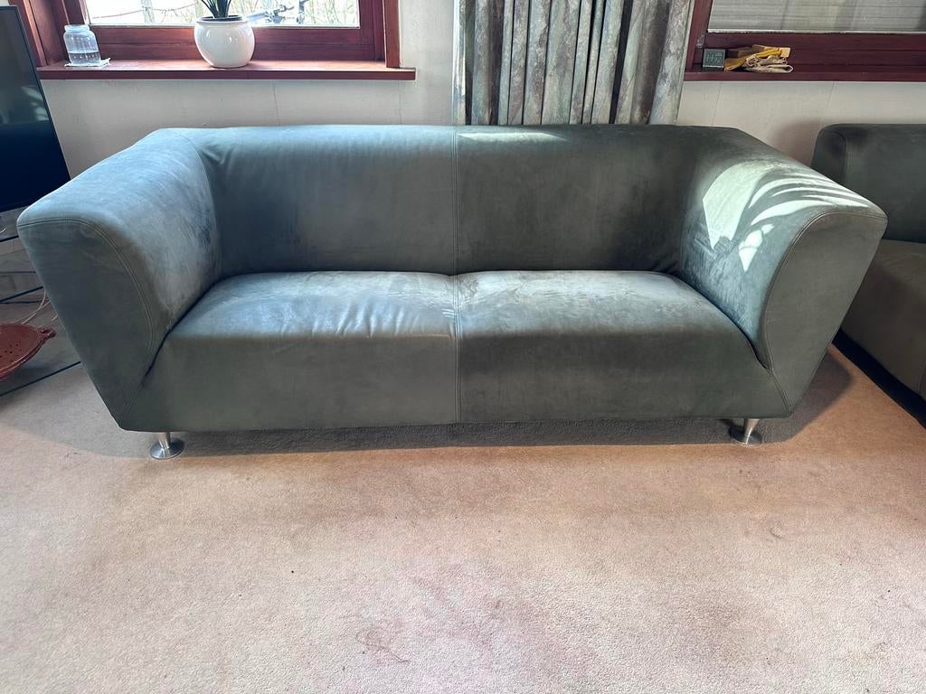 Bankstel: Driezits en Tweezits in Zacht Groen Suède Leer, Gebruikt, Overige maten, Ophalen of Verzenden, Rechte bank