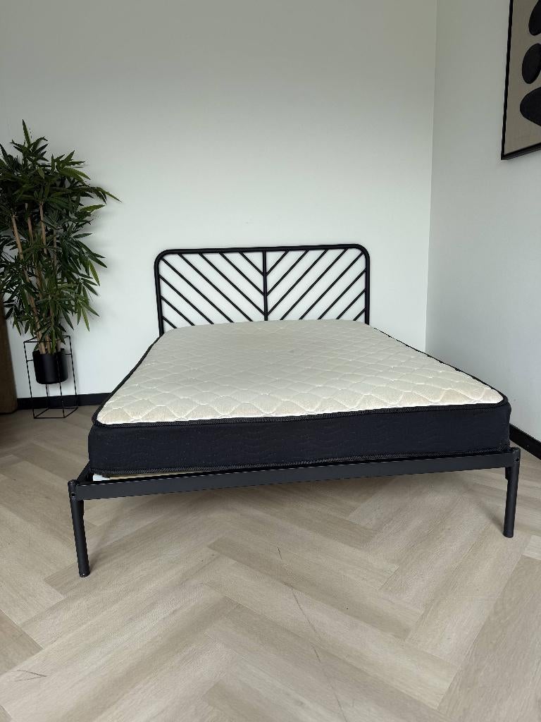 Ledikant met sierlijk hoofdend 120 x 200., Gebruikt, Eenpersoons, Ophalen of Verzenden, 120 cm