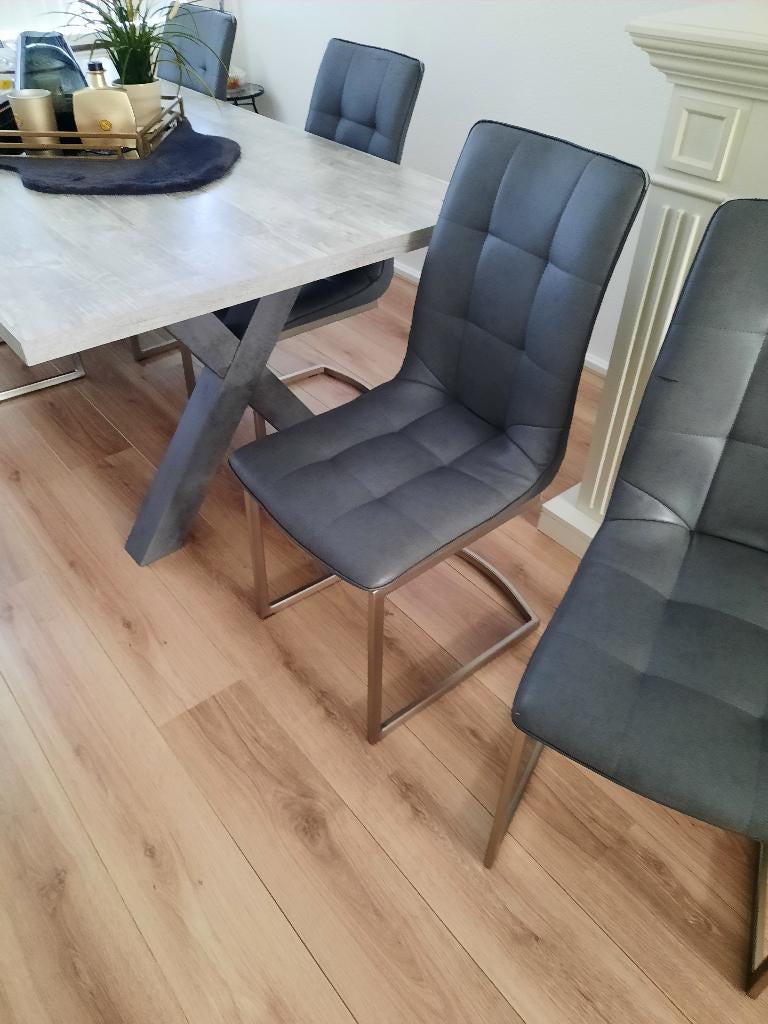 Eetkamerstoelen, Overige materialen, Gebruikt, Ophalen of Verzenden, Grijs