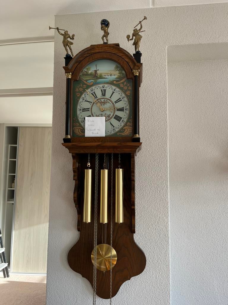 Goed werkende klok, Ophalen