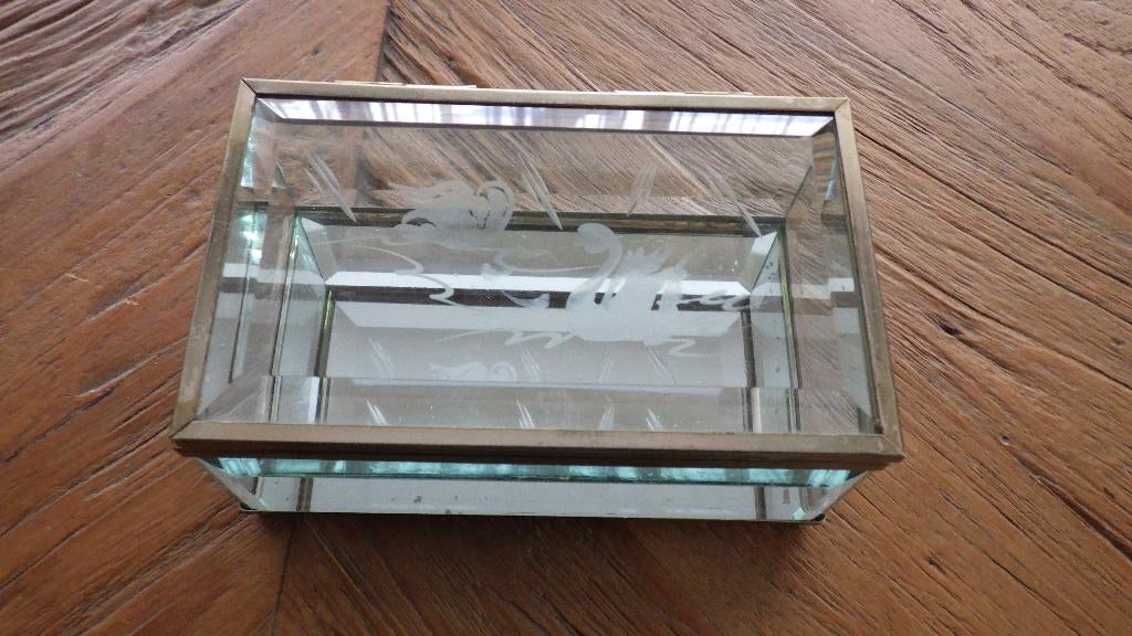 mooi vintage glazen doosje met gravure, Ophalen of Verzenden, Huis en Inrichting