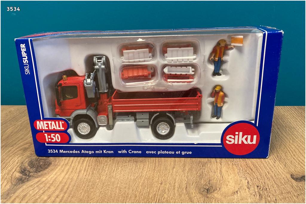Siku 3534 - Mercedes Atego met Laadkraan 1:50, Kinderen en Baby's, Speelgoed | Speelgoedvoertuigen, Ophalen, Gebruikt
