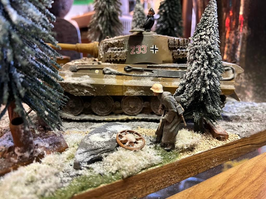 Prachtige diorama WO2 winter Köningstiger, Ophalen, 1:35 tot 1:50, Nvt, Nvt