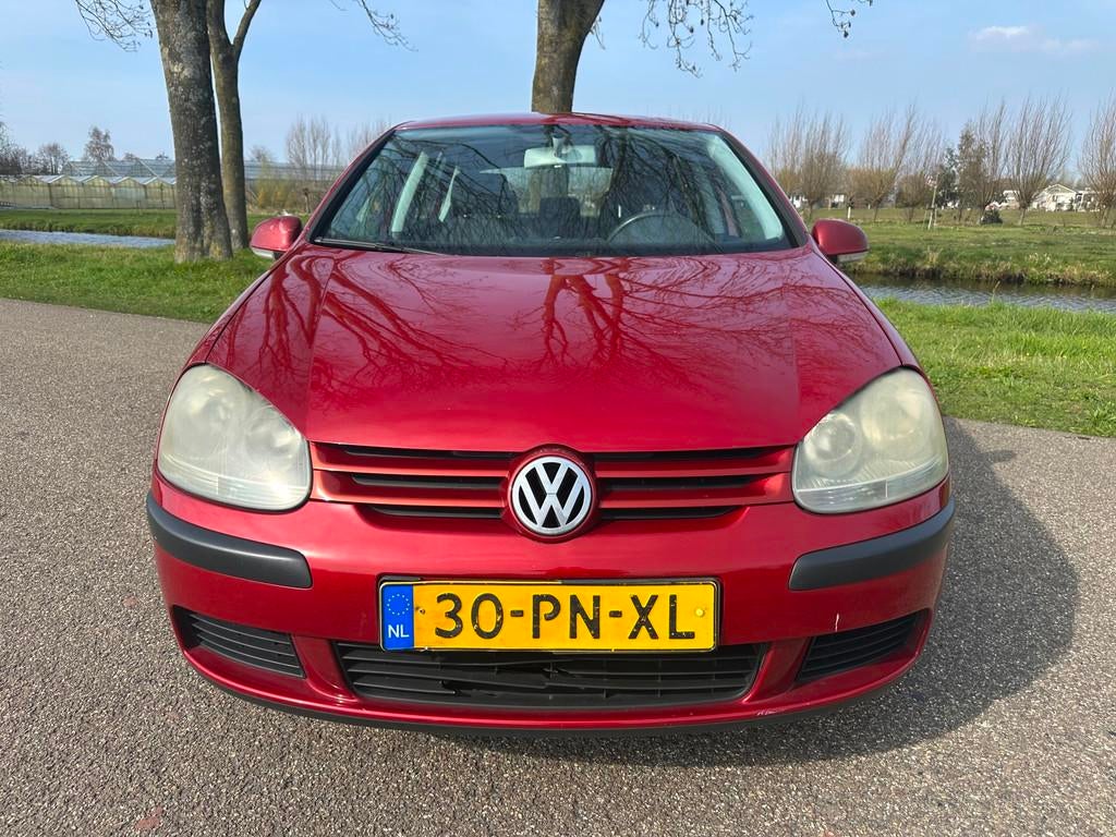 Volkswagen Golf 1.4 FSI Trendline|rijdt goed|lees tekst, Voorwielaandrijving, Stof, Gebruikt, Zwart