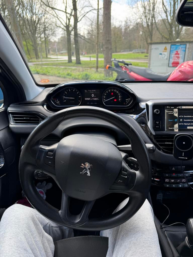 Peugeot 208 1.2 VTI 60KW/82PK 5-D 2013 Grijs, Voorwielaandrijving, Euro 5, Stof, 31 €/maand