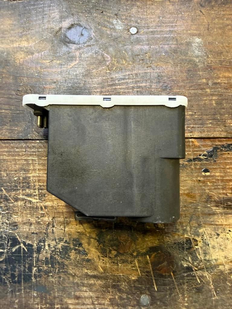 Te koop vacuumpomp centrale vergrendeling mercedes w124, Ophalen of Verzenden, Gebruikt, Mercedes-Benz