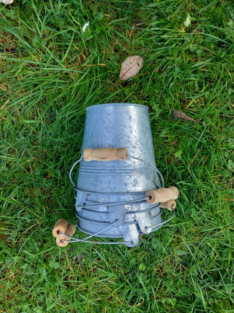 Set van 5 blikken emmers met Houten Handvat, Huis en Inrichting, Emmers, Ophalen of Verzenden, Gebruikt, Aluminium, Met handgreep