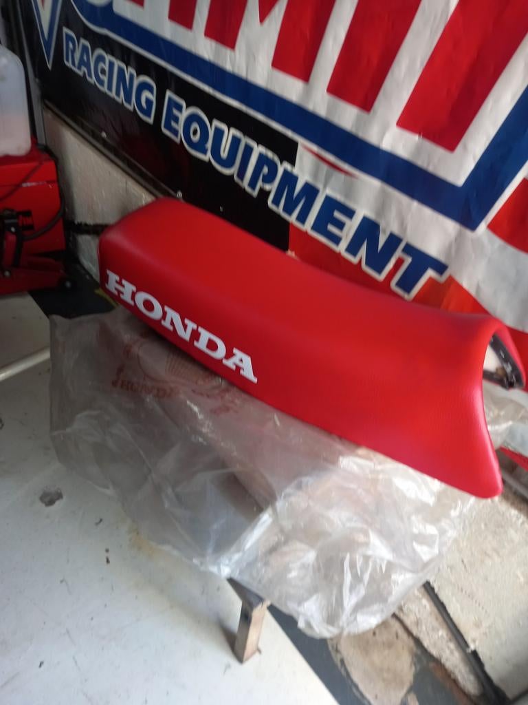 Honda mt 5/8 nos zadel, Ophalen of Verzenden, Nieuw, MT