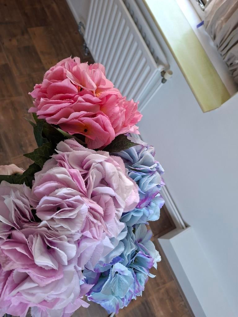 Leuk boeket kunstbloemen, Ophalen