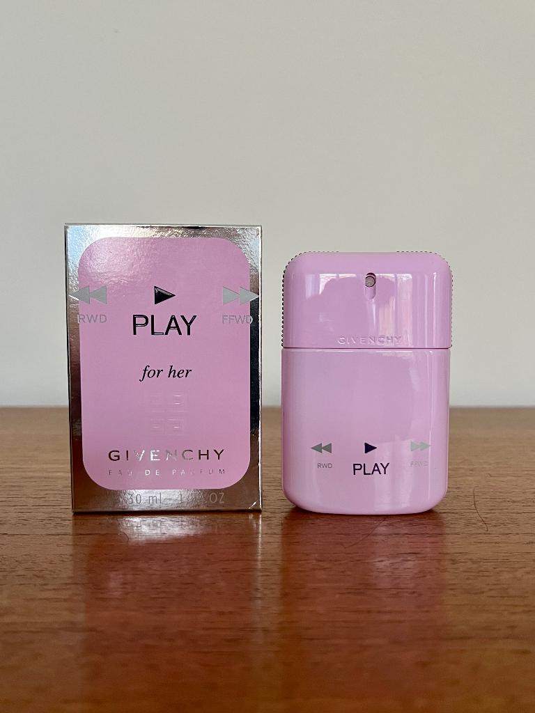 Givenchy Play for Her EDP 30ml, Ophalen of Verzenden, Zo goed als nieuw