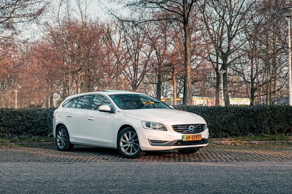Volvo V60 2.4 D6 Twin Engine R-Design, Auto's, Volvo, Automaat, Wit, Vierwielaandrijving, 1880 kg