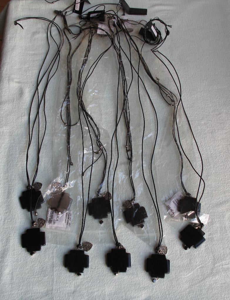 Partij Exoal lange kettingen met groot kruis Onyx, 7 stuks, Zwart, Nieuw, Ophalen of Verzenden, Steen of Mineraal