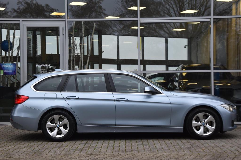 BMW 3-serie Touring 320d EfficientDynamics Edition Airco Nav, Euro 5, Zwart, 4 cilinders, Blauw