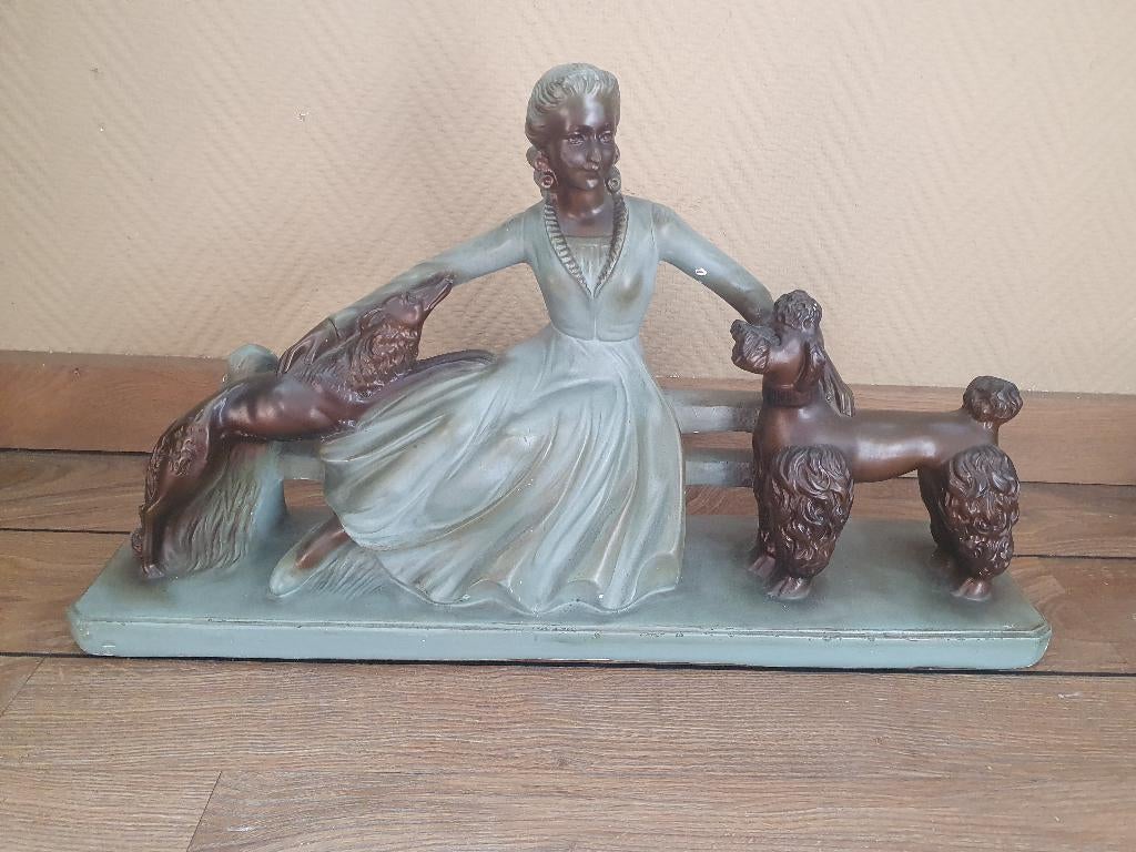 Art deco van gips beeld vrouw met 2 poedels Arnova 369, Ophalen of Verzenden