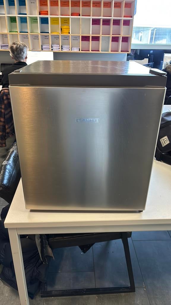 Helemaal nieuwe vriezer!, Ophalen, Minder dan 85 cm, Nieuw, Minder dan 75 liter