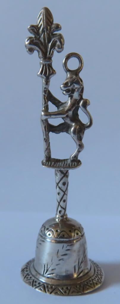Uit inboedel: Zilveren miniatuur tafelbel,leeuw, strijk,incl, Verzenden, Zilver
