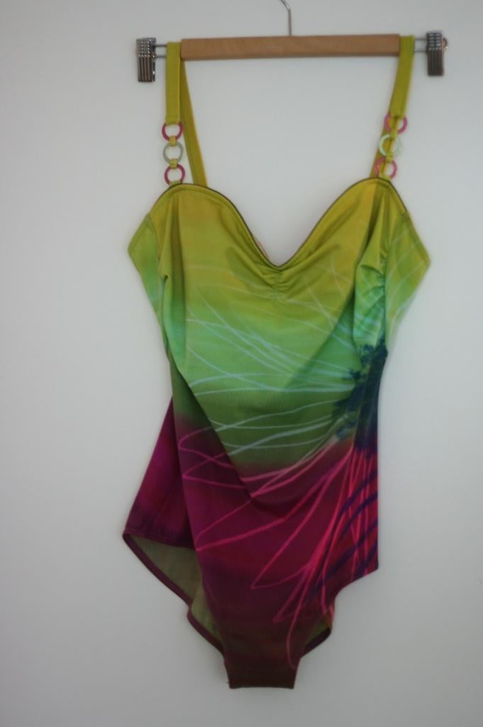 B 4 Vrolijk gekleurd badpak softcups Sunflair 44 cup C, Kleding | Dames, Badmode en Zwemkleding, Gedragen, Badpak, Overige kleuren