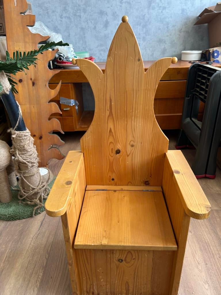 Houten kinderstoel met opbergruimte, Ophalen, Gebruikt, Overige kleuren, Eén