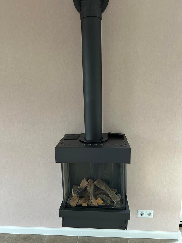 Zwarte vrijstaande gashaard met pijp, Ophalen, Gebruikt, Vrijstaande haard, Gashaard