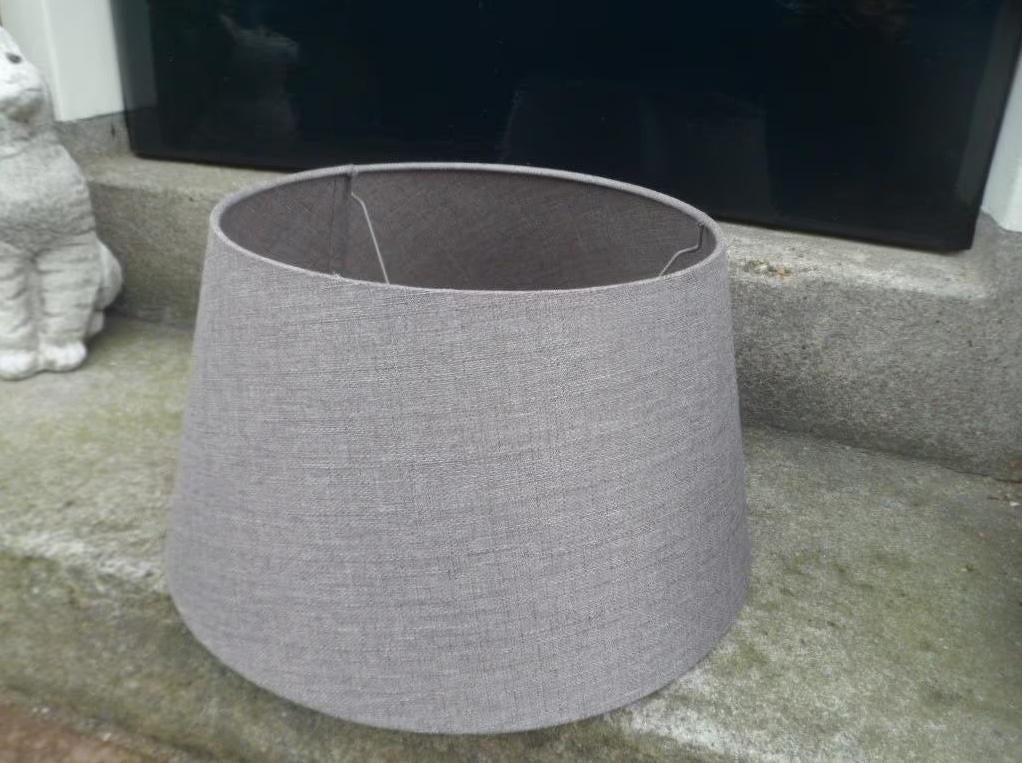 Lampenkap rond stof grijs zo goed als nieuw stoffen lampekap, Gebruikt, 25 tot 50 cm, Ophalen of Verzenden, Grijs