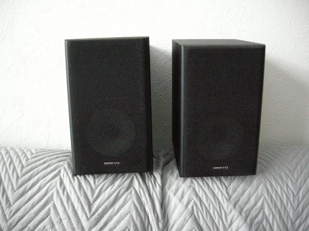 Onkyo D-045 front speakers - nieuwst., Audio, Tv en Foto, Luidsprekers, Zo goed als nieuw, 60 tot 120 watt, Front, Rear of Stereo speakers