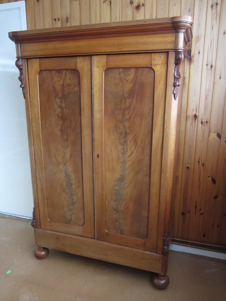 Antieke Biedermeier linnenkast of meidenkast, Ophalen