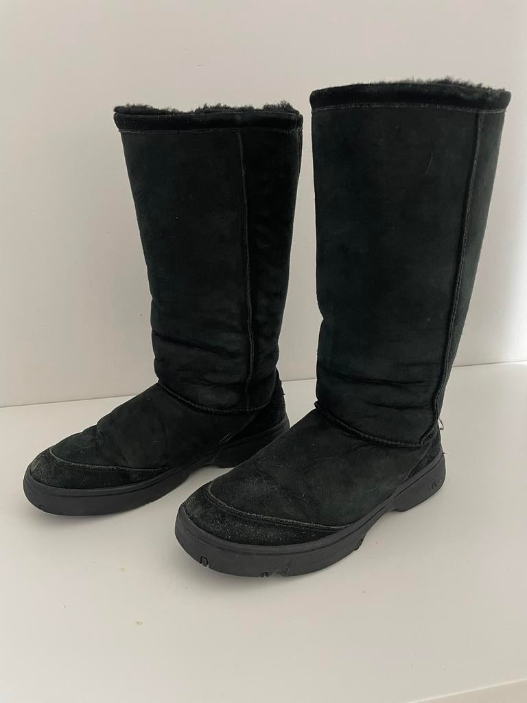 UGG Ultimate Tall zwart suède maat 40, Hoge laarzen, Zwart, Ophalen of Verzenden, Gedragen
