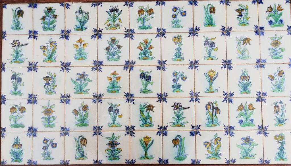 MAKKUM. Koninklijke Tichelaar. 45 tegeltjes. 7.5/7.5 cm., Ophalen