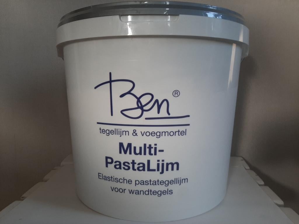 Tegellijm €12,-, Ophalen of Verzenden, Wit