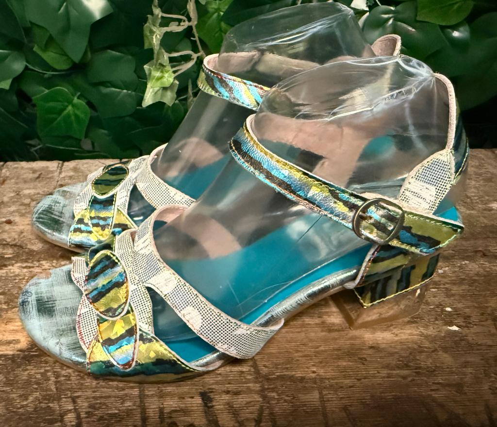 bijna Nieuwe sandalen van Laura Vita maat 40, Laura vita, Overige kleuren, Zo goed als nieuw, Laura vita