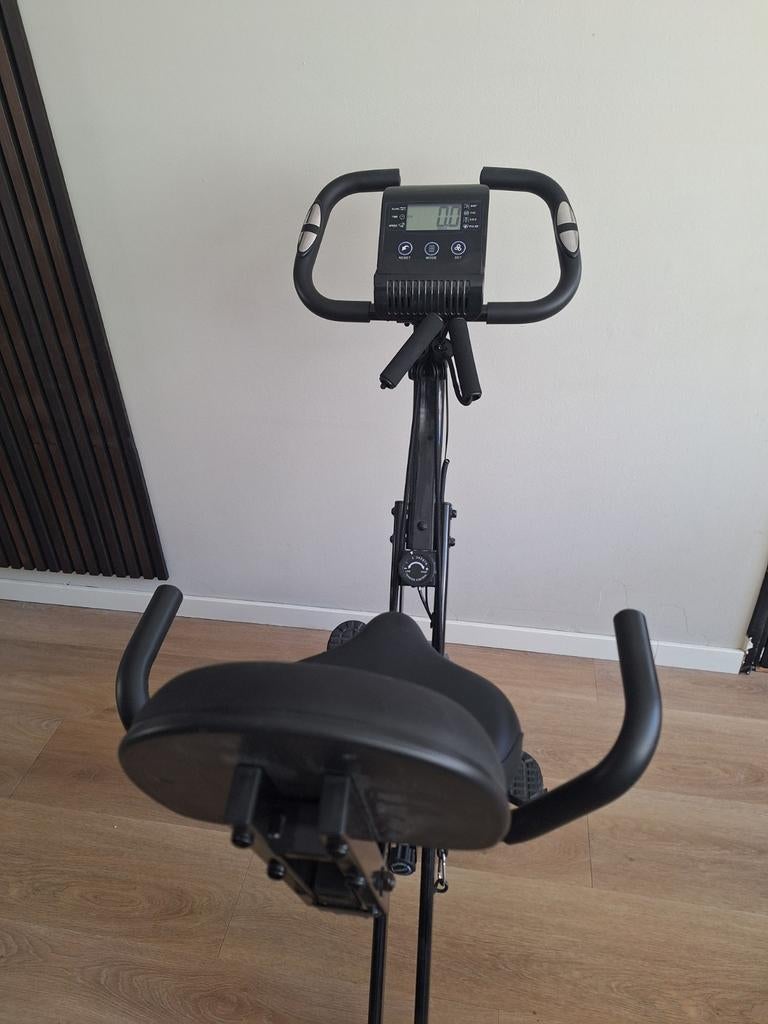 Opvouwbare hometrainer, Sport en Fitness, Fitnessapparatuur, Zo goed als nieuw, Hometrainer, Ophalen