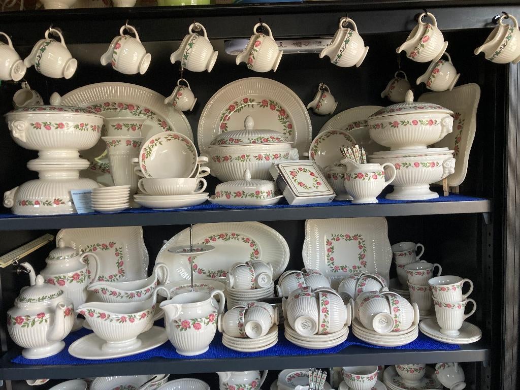 wedgwood rosalind nieuw of als nieuw, Ophalen of Verzenden, Zo goed als nieuw, Aardewerk, Wedgwood