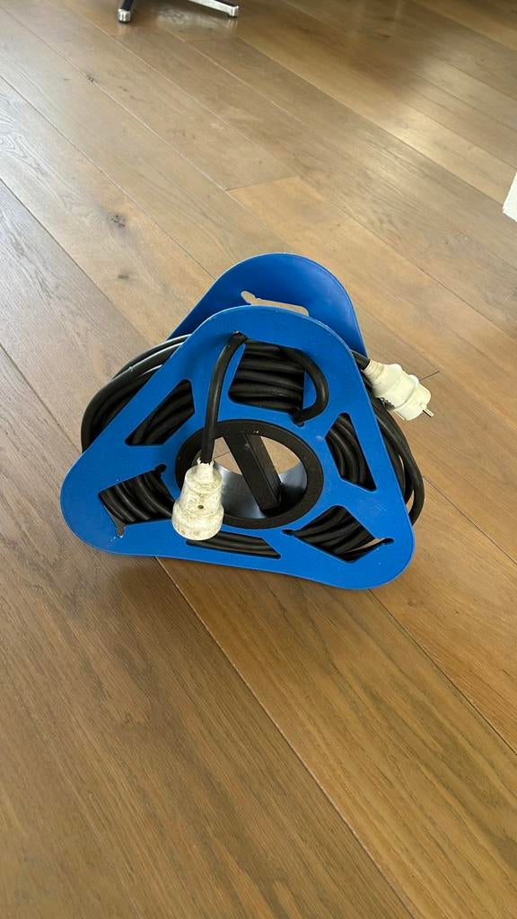 Verlengsnoer met haspel 3aderig, Ophalen